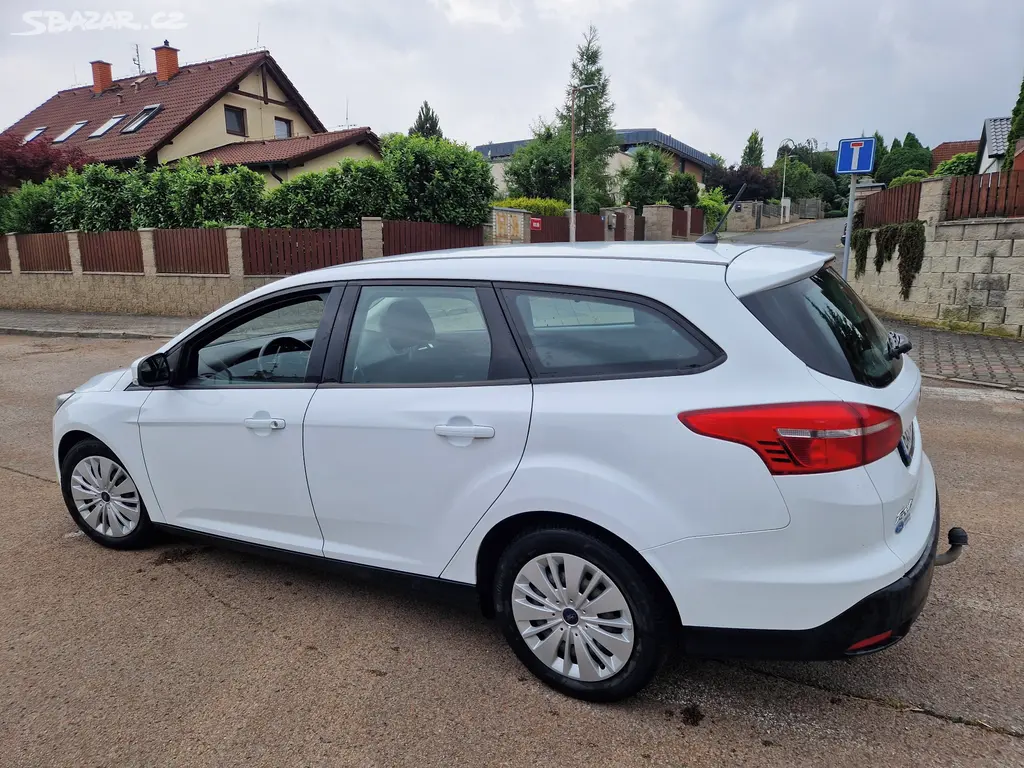 Ford Focus Tourer 1.5 dci - tažné - tempomat - - fotka 2