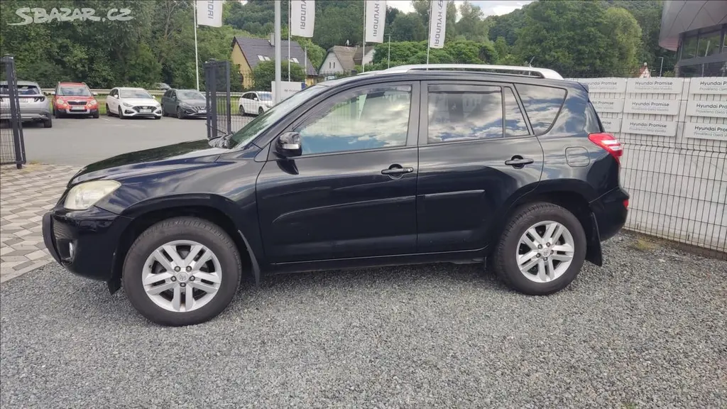 Toyota Rav4, 2,2 D-4D 4x4 SOL PREMIUM - fotka 4