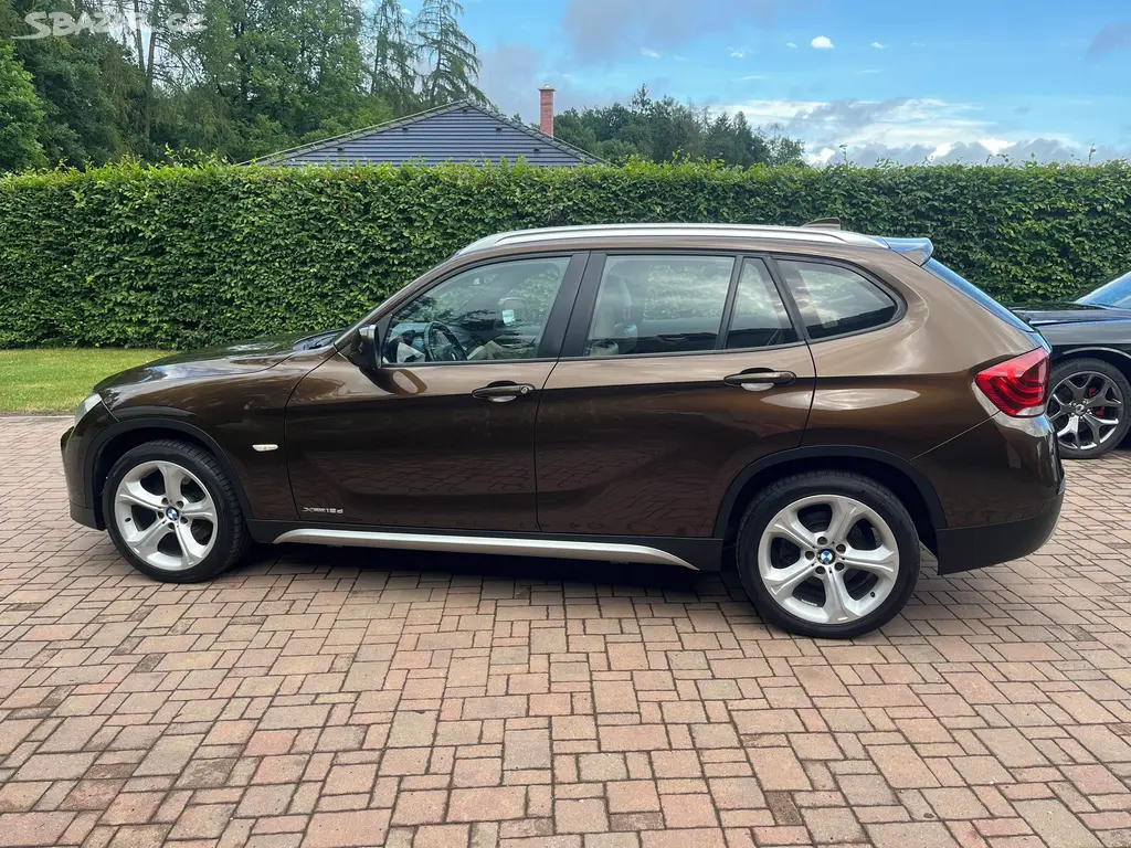 BMW X1 2.0d X-Drive Panorama Xenon Navi Tažné - fotka 4