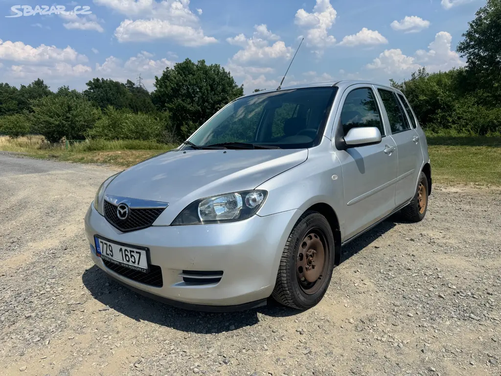 Mazda 2 1.25i benzín 55kW 2005 - fotka 3