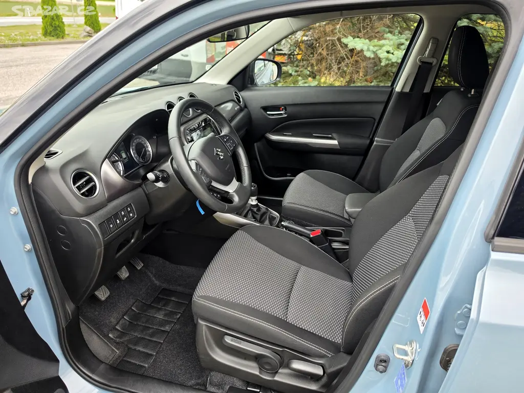 Suzuki Vitara 1.4 Hybrid-4x4-2021-TAŽ-TOP-POUZE 75 - fotka 5