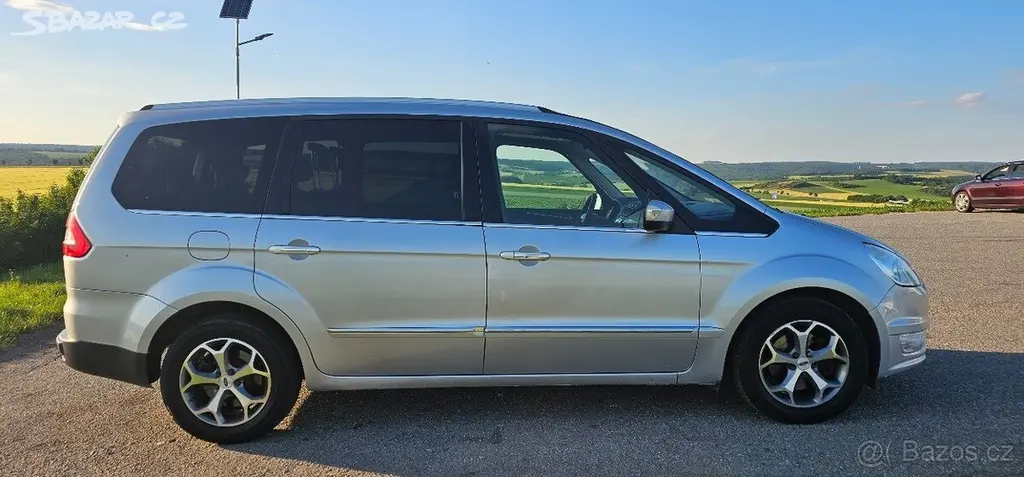 Ford Galaxy 2,0 - fotka 2