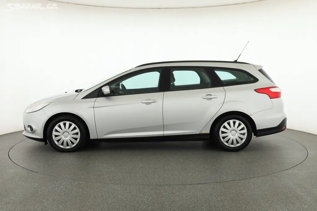 Ford Focus, 1.6 TDCi, Klima, zamluveno - fotka 3
