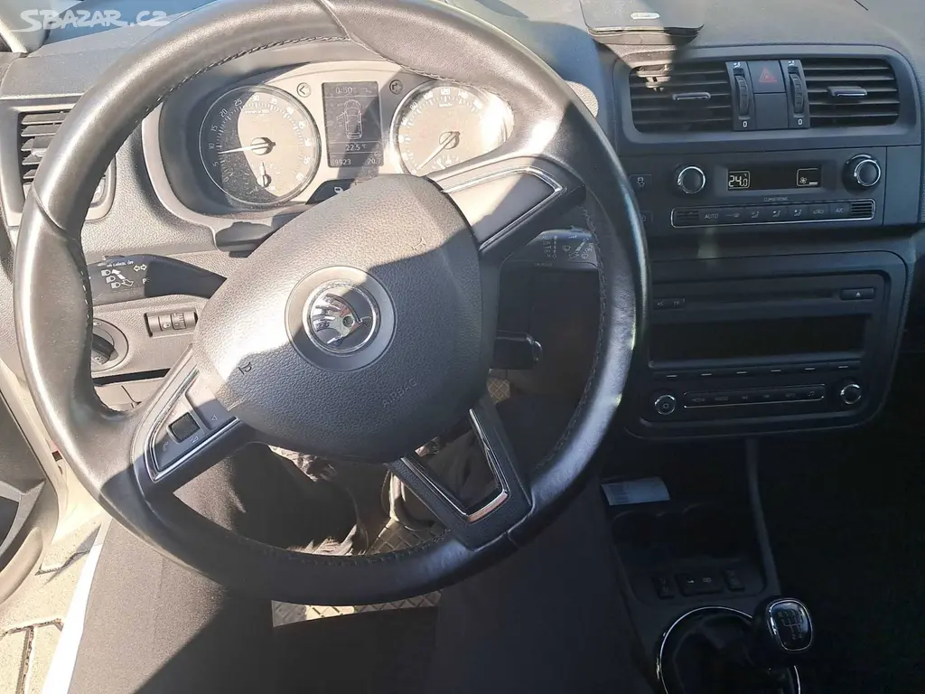 Škoda Fabia, 1.6 TDI, Automatická klima - fotka 3