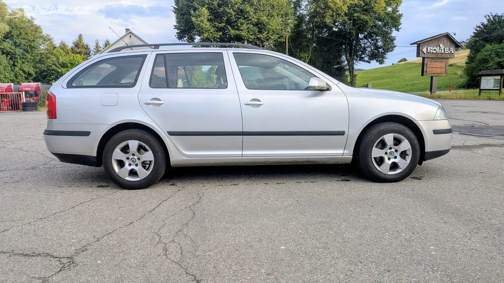 Škoda Octavia, Combi II 2.0 TDI DSG - fotka 6