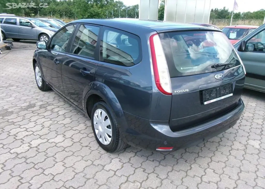 Ford Focus 1.8i 1.MAJ.SERVISKA,2X KOLA benzín - fotka 5