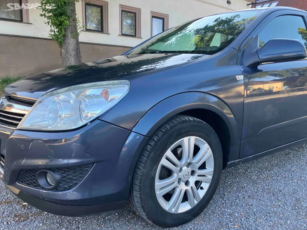 Opel Astra H 1.7 CDTI - fotka 5