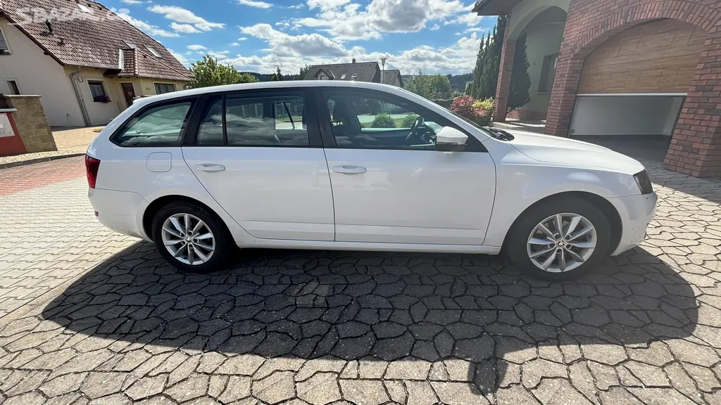 Škoda Octavia III 1.6TDi AMBITION - fotka 2