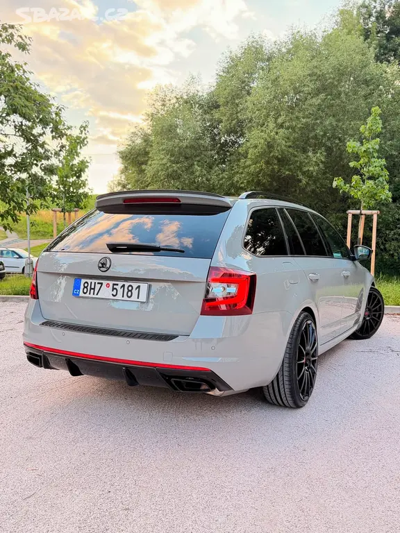 ŠKODA OCTAVIA RS 4x4 DSG | STEEL GREY | - fotka 4