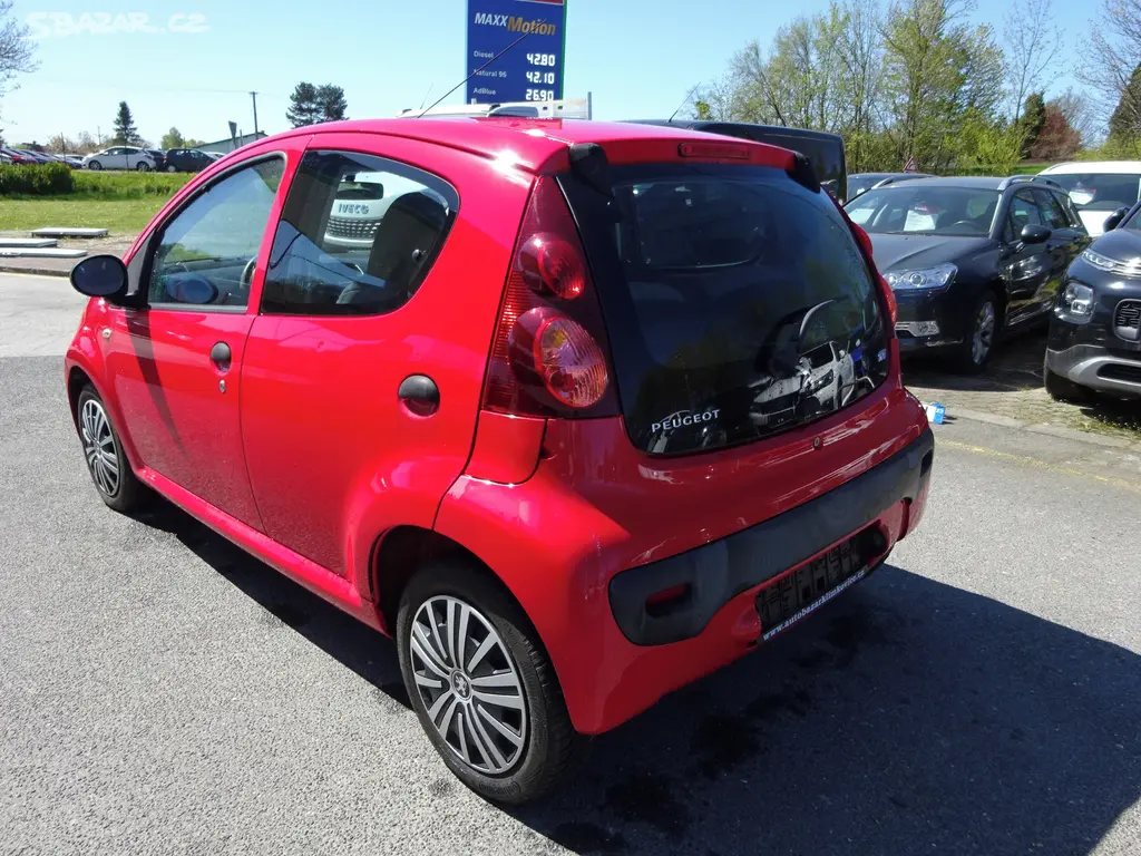 PEUGEOT 107 1,0 i - fotka 5