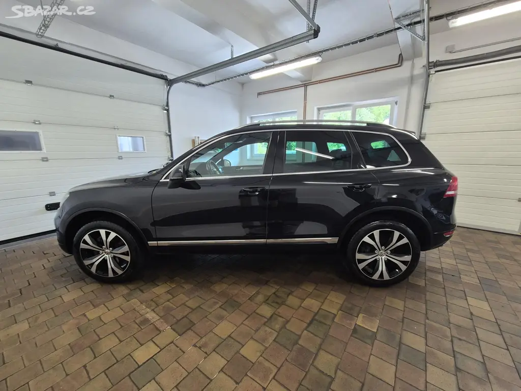 Volkswagen Touareg, 3,0TDi 180kw 4x4 DSG 20ALU - fotka 6