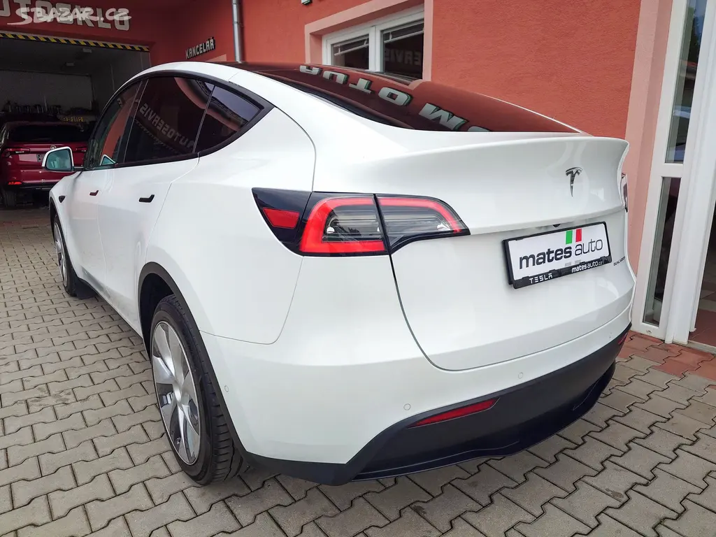 Tesla Model Y, Long Range Dual Motor 378 kW S - fotka 4