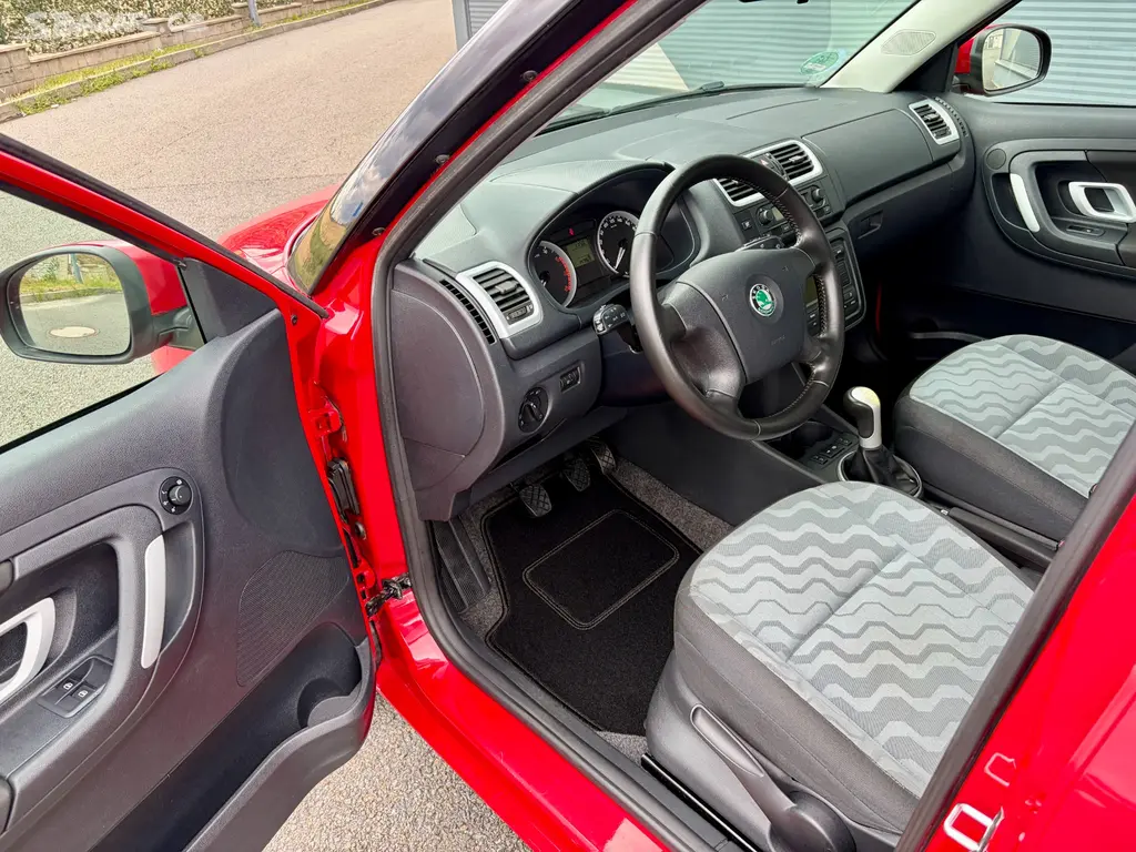 Škoda Fabia 2 (II) 1.6i 16V 77kW Style Edition. - fotka 5