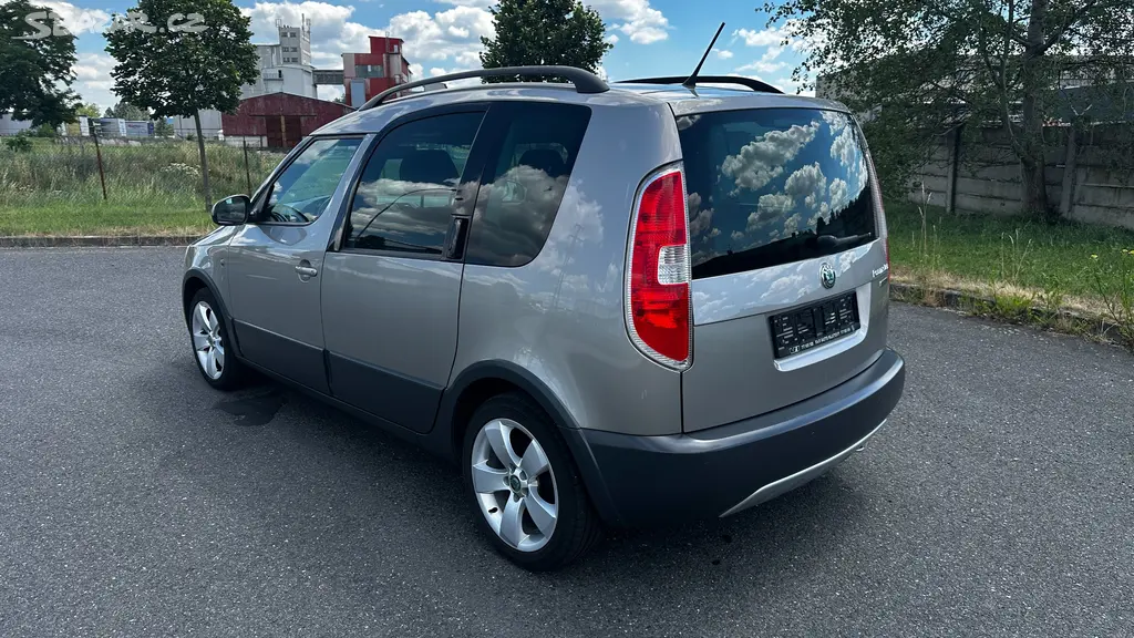 ŠKODA ROOMSTER 1.2 TSI SCOUT - fotka 3