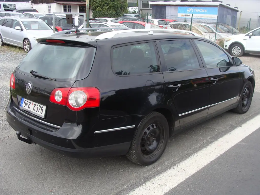 Volkswagen Passat, 2.0 TDi, 125 kW, klima, tažné - fotka 5