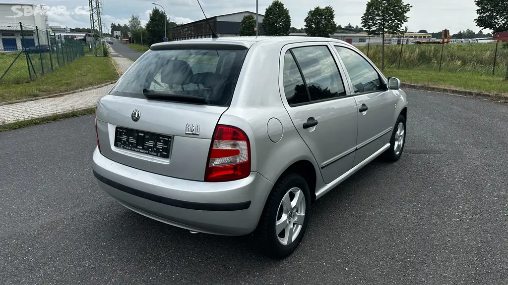 ŠKODA FABIA 1.4 16V - fotka 4