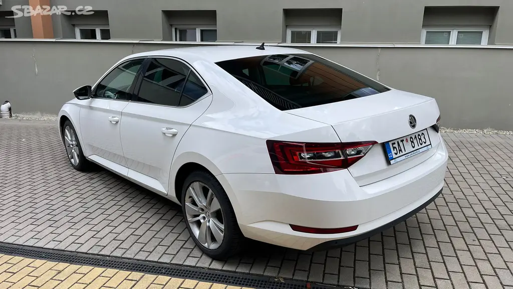 ŠKDOA SUPERB 110kW DSG ČR DPH NAJETO jen 162000 km - fotka 3