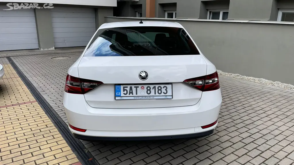 ŠKDOA SUPERB 110kW DSG ČR DPH NAJETO jen 162000 km - fotka 4