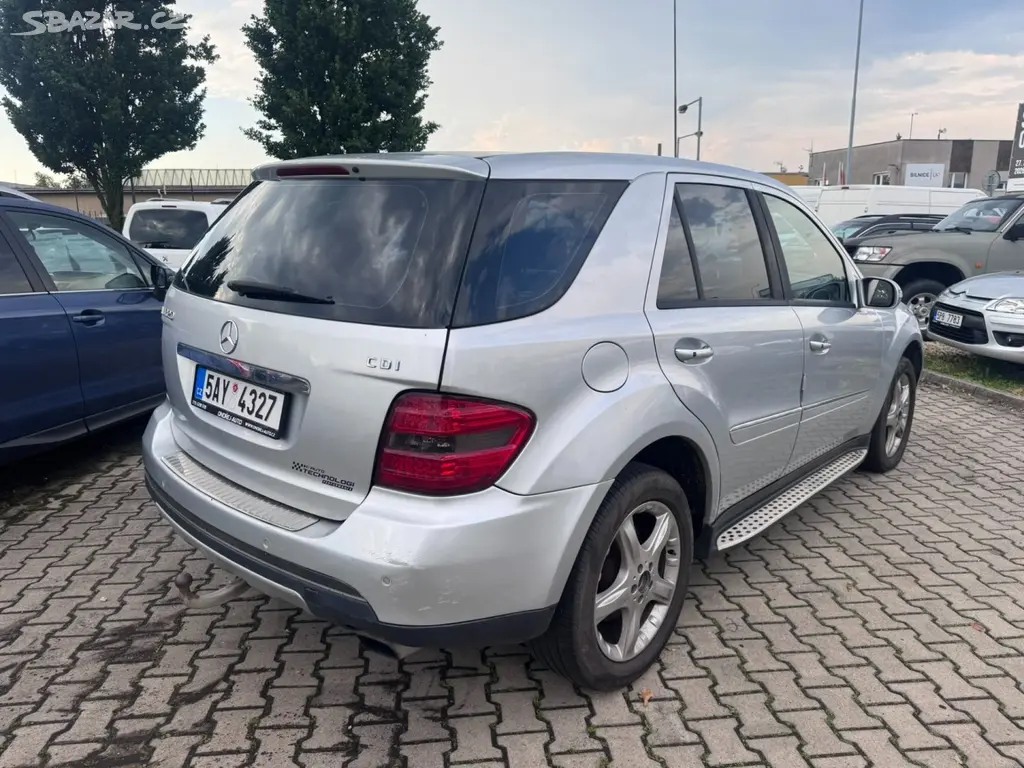 Mercedes-Benz ML, 320 3,0CDI 165KW JINÝ MOTOR - fotka 6
