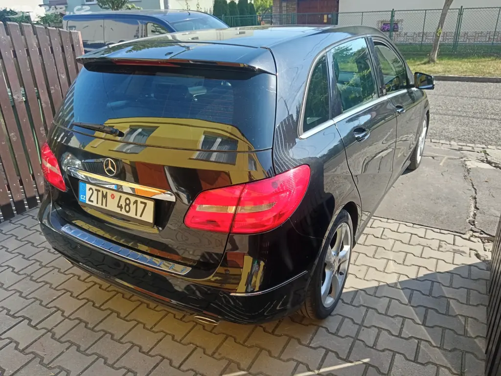 Mercedes Benz třídy B 180CDI - fotka 3