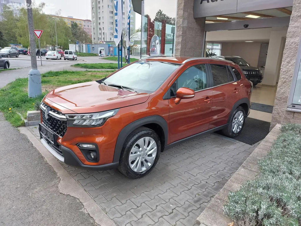 Suzuki S-Cross, 1.4 Premium AllGrip AT Hybrid - fotka 3