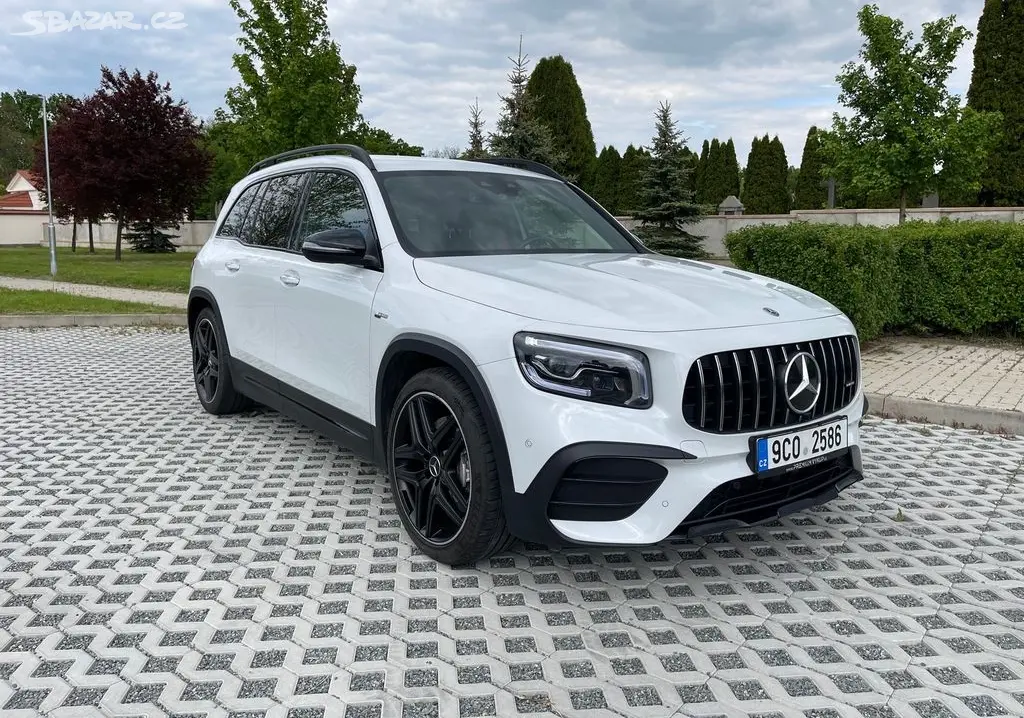 Mercedes-Benz GLB 35 AMG 306 koní - fotka 2