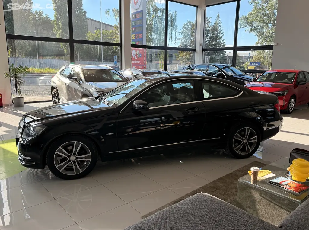 Mercedes-Benz Třídy C, 1.8 benzin - fotka 2
