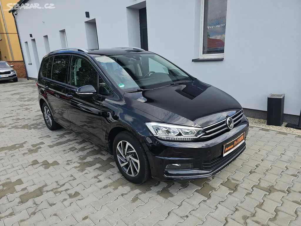 Touran 1,4 TSi DSG 110KW Sound 2018 7míst ALU NAVI