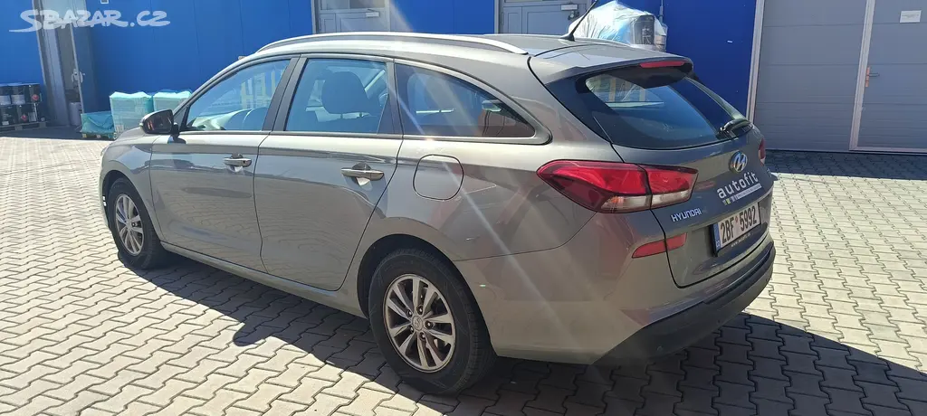 Hyundai i30 1,6 CRDi 85kW - fotka 4