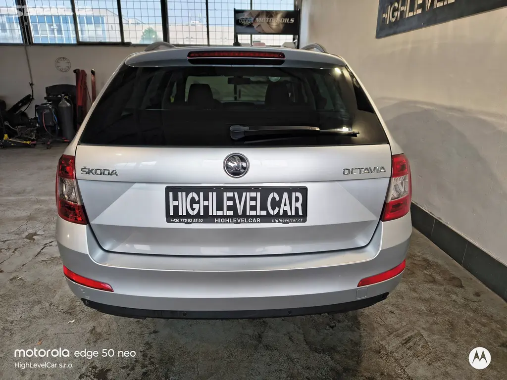 Škoda Octavia kombi 1.6 TDi 81kW/Polokůže/bixenon - fotka 5