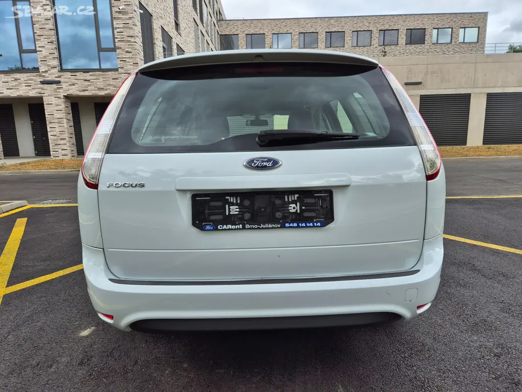 Ford Focus Combi 1.6 16v Style - fotka 5