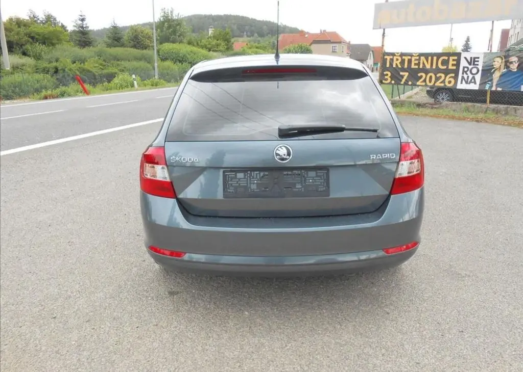 Škoda Rapid 1,2 63 kW KLIMA Historie benzín - fotka 5