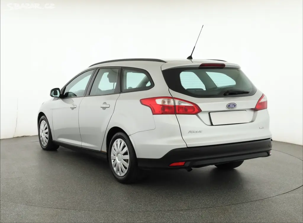 Ford Focus, 1.6 TDCi, Klima, zamluveno - fotka 4