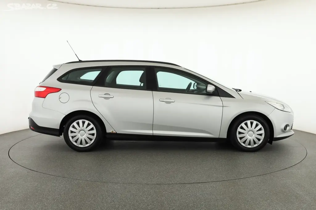 Ford Focus, 1.6 TDCi, Klima, zamluveno - fotka 6