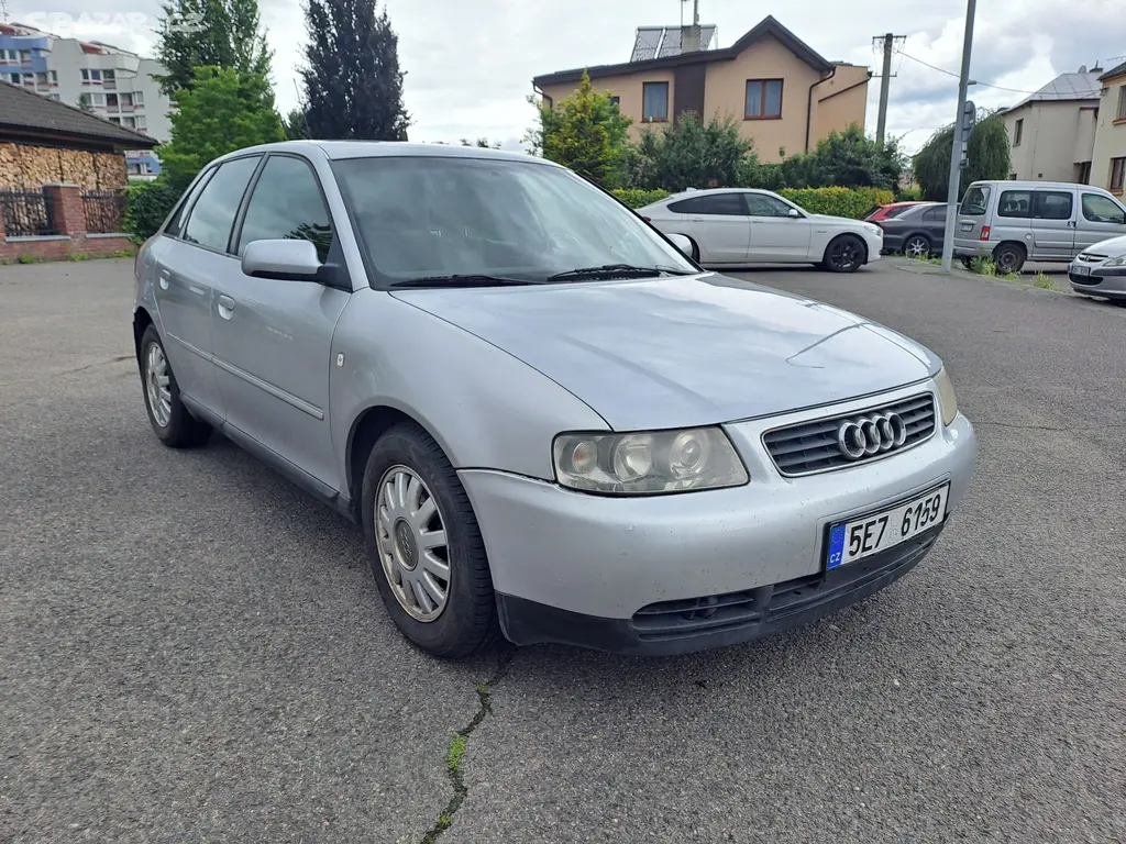 Audi A3 ,81kw, stálý servis, automat. př., 5DV - fotka 2