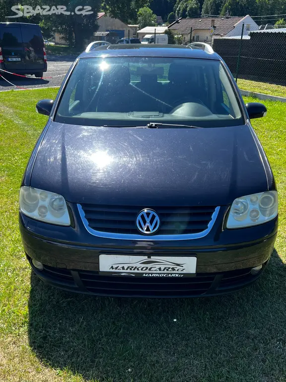 Volkswagen Touran, 2.0 TDi HIGHLINE TAŽNÉ ZAŘÍZENÍ - fotka 2
