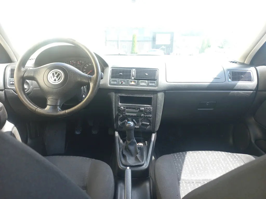 VW Golf IV, 1.4 16V, alu kola, CLIMATRONIC - fotka 6