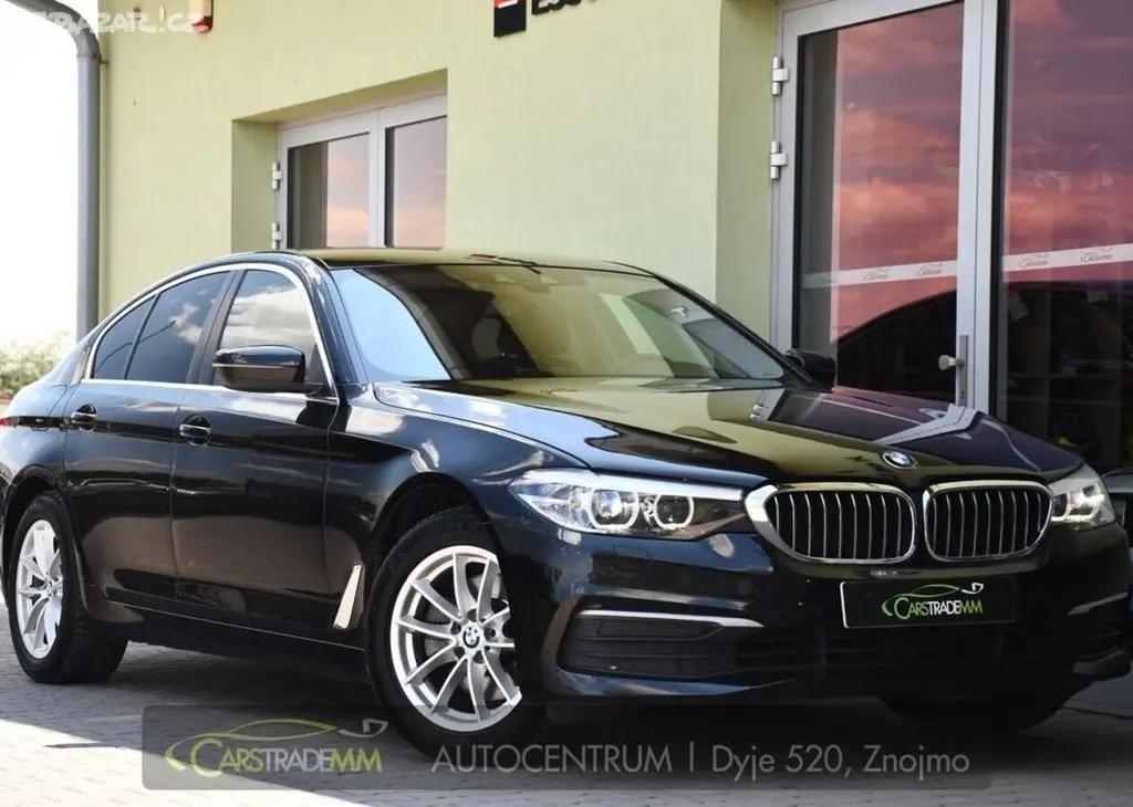 BMW Řada 5 518d ČR 1.M CARPLAY 110 kw - fotka 6
