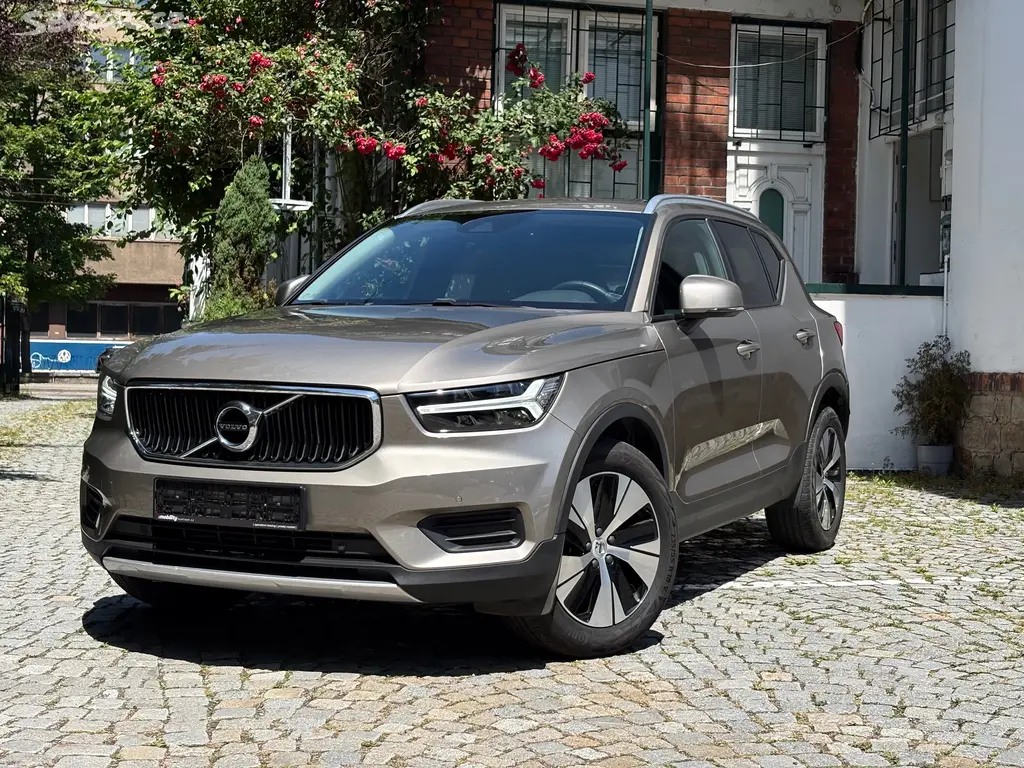 Volvo XC40, T3 120kW Momentum Auto, ČR - fotka 4