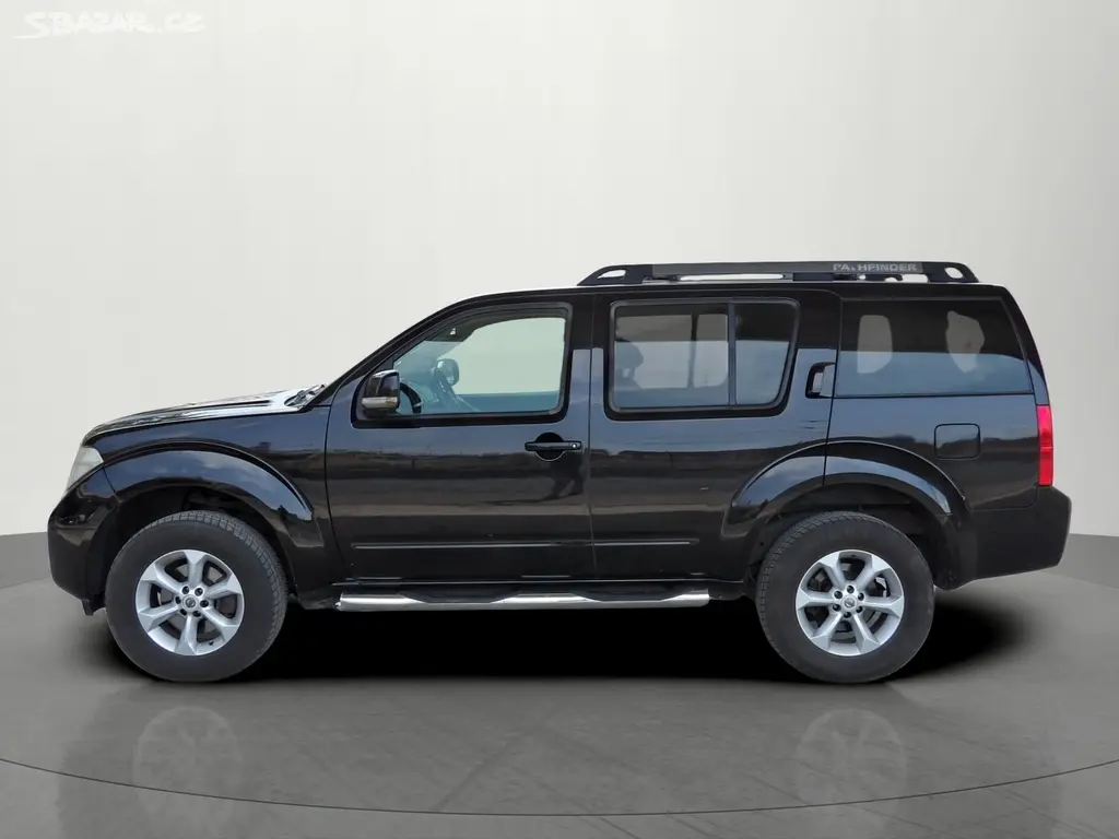 Nissan Pathfinder, 2.5dCi 126kW Manuál Style - fotka 2