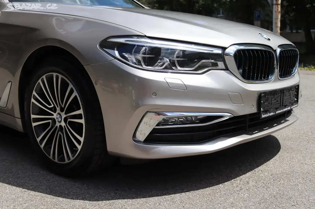 BMW Řada 5, 520D XDRIVE SPORT LINE G30 - fotka 6