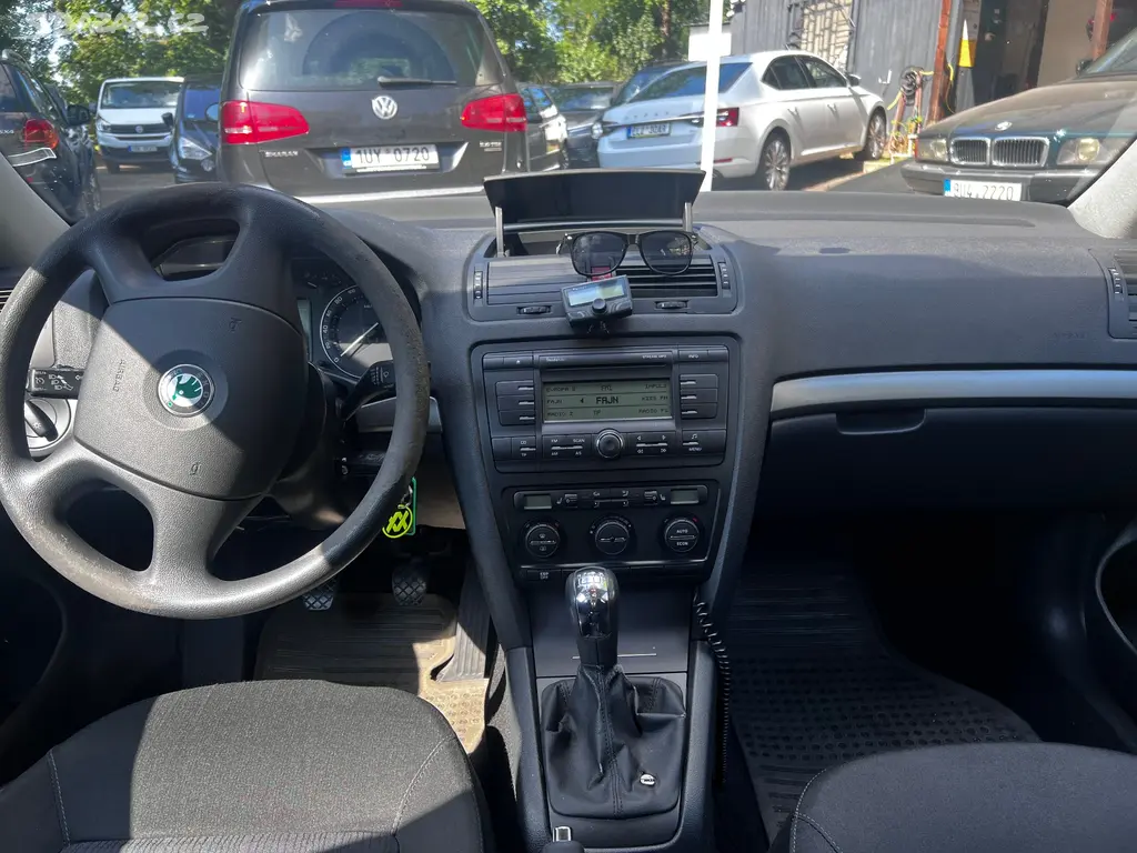 Škoda Octavia 1,9 Tdi, 77 Kw, r.v. 2008,pěkný stav - fotka 6