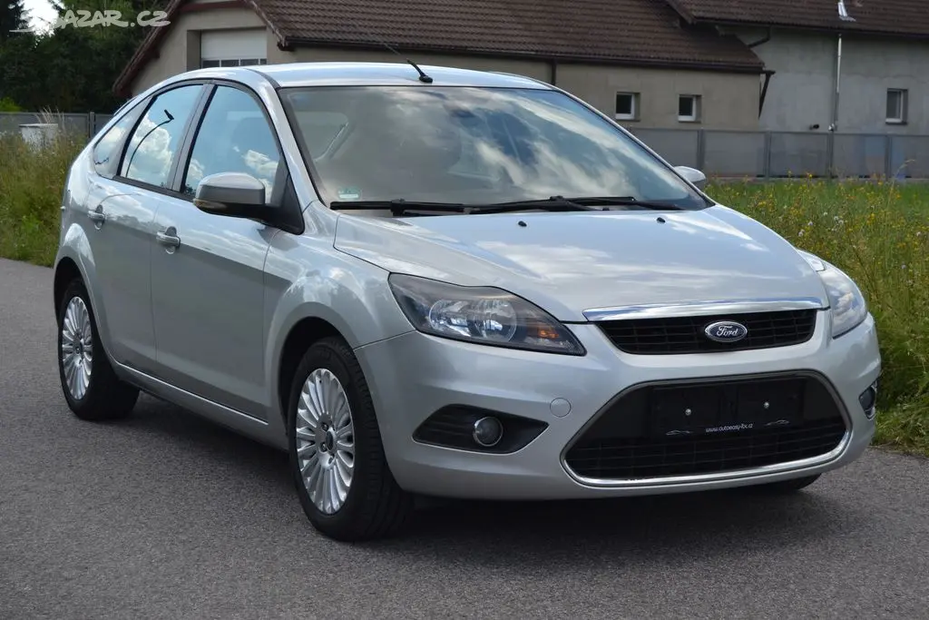 Ford Focus 1.6i 16V 74kW Titanium 5dv. - fotka 5