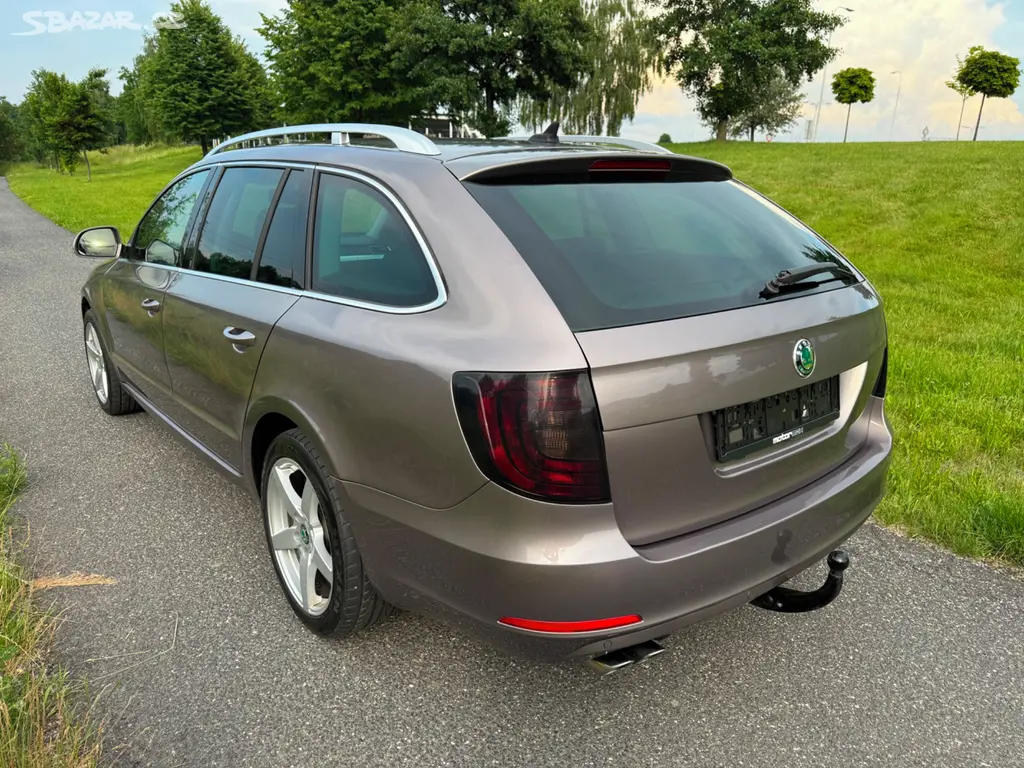 ŠKODA SUPERB II 2.0 TDI COMBI/ZÁRUKA/LETNÍ SLEVA - fotka 4