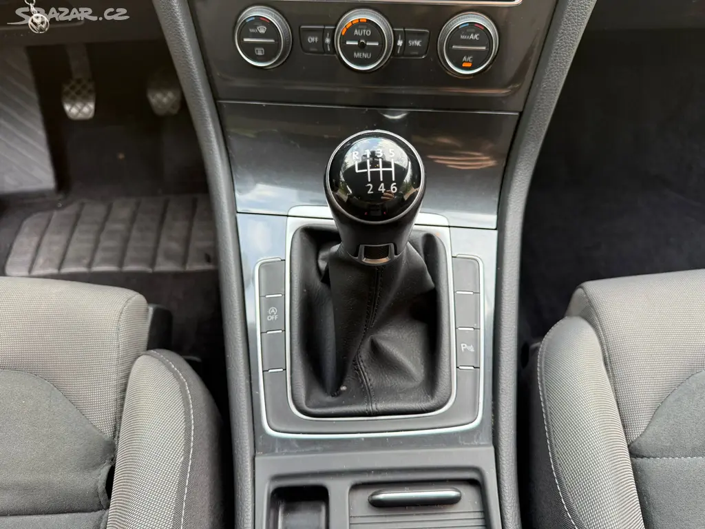 Volkswagen Golf, VW Golf 1.4 TSI Comfortline 92 kW - fotka 5
