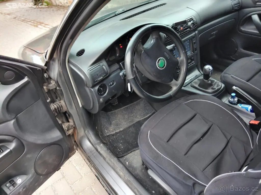 Škoda Superb 1.9 TDI (2004) - fotka 6