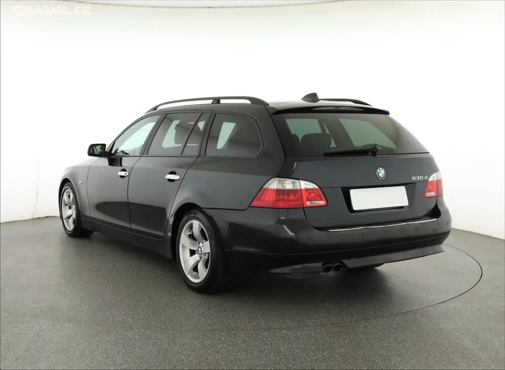 BMW Řada 5, 530d, Automat, Klima - fotka 4
