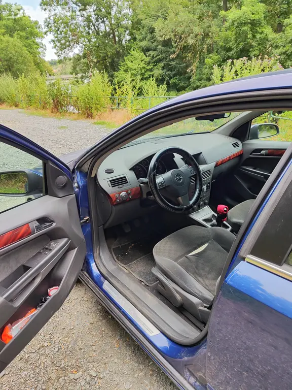 Opel Astra H 1.6 77kw - fotka 2