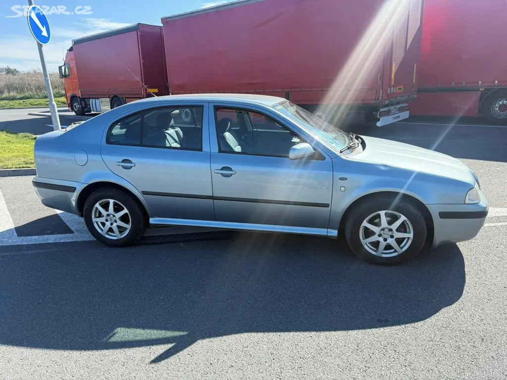 Škoda Octavia, 1,6 MPI AUTOMAT - fotka 3