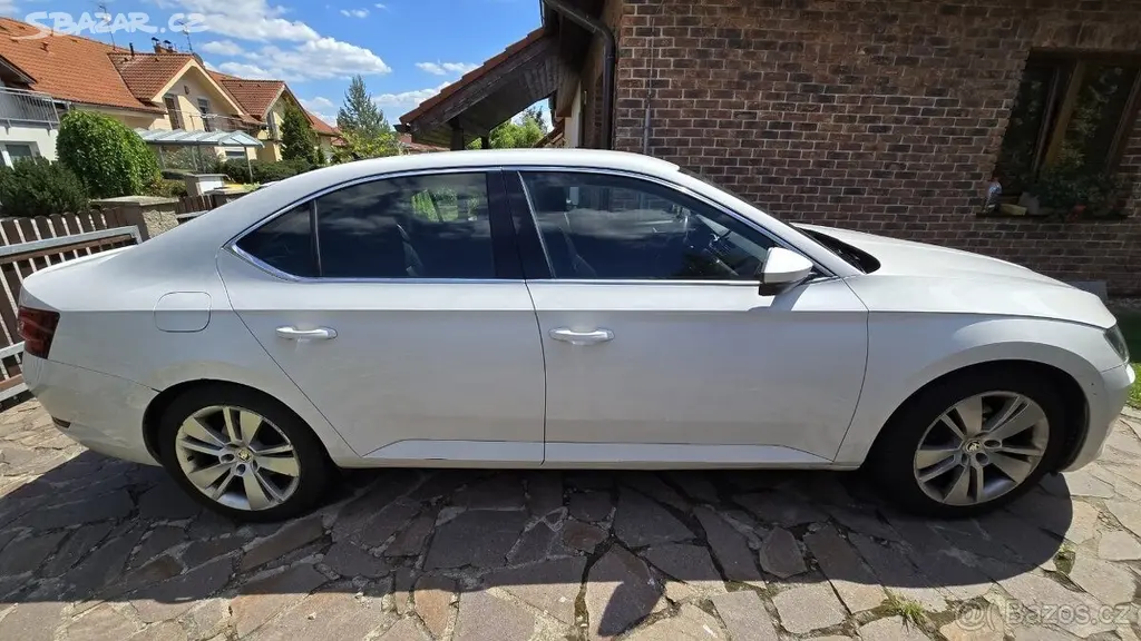 Škoda Superb 2,0 3 (III) TDI 110 kW - fotka 3